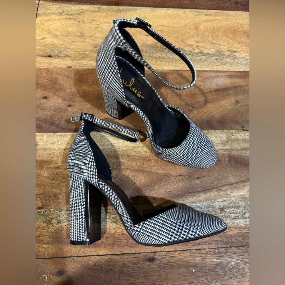 Closed toe heels